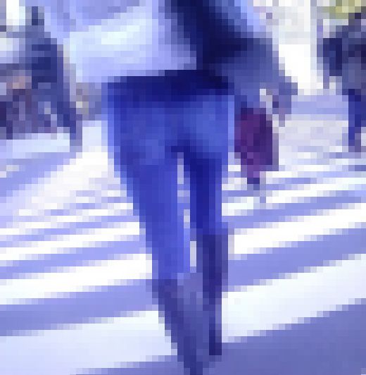 神スタイルの超絶美女が超密着型スキニーデニム履いて美巨尻ピタピタにさせて歩いてるよ　サンプル画像1