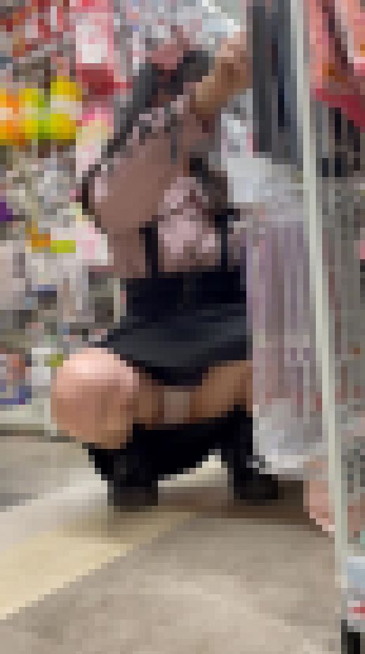 【撮影バレ！？】青チェの私服に遭遇！地雷系にピンクのパンツだった件　サンプル画像1