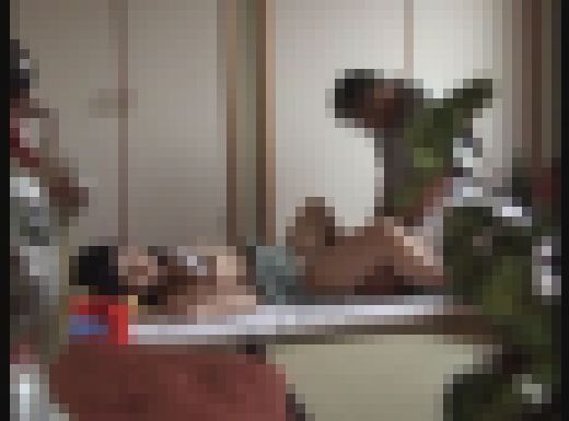 部屋に設置された隠しカメラ　自宅での近●相●の証拠が挙がってしまう…　02　サンプル画像2