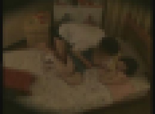 部屋に設置された隠しカメラ　自宅での近●相●の証拠が挙がってしまう…　05　サンプル画像1