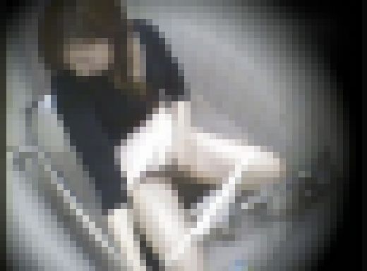 隠し撮りマニアが提供する【トイレオナニー】する女たち　後半　サンプル画像2