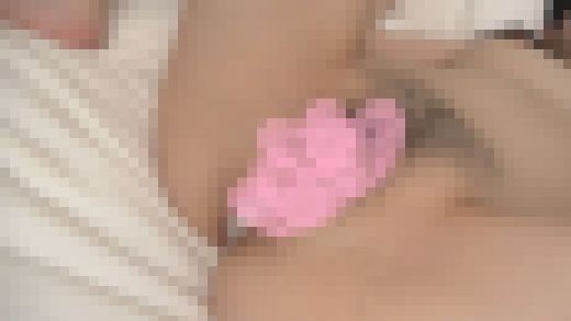 色白美人を脱がしたら隠れ巨乳で、きれーな乳首が出てきてチン棒がビンビンになった件　サンプル画像3