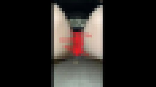 友達宅、机の下　サンプル画像2