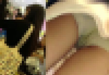 【音声ありFHD】お買い物中にお漏らし!?黄ばんだパンツ サンプル画像1