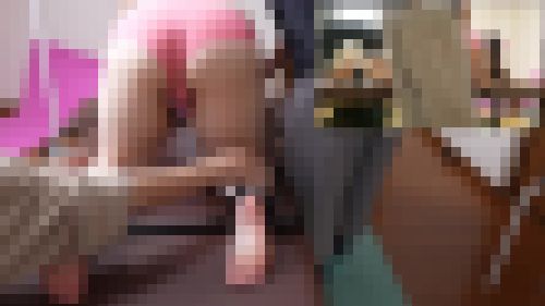 巨大な尻をブルブルさせながら荒い息遣いでイキ果てるナースコスのお姉さん（完全オリジナル）　サンプル画像1