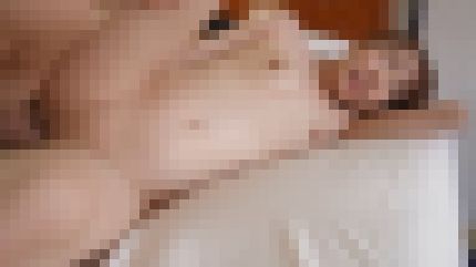 専業主婦をしている29歳人妻が他人棒で突かれる快感に本能の赴くまま喘ぎまくる　サンプル画像3