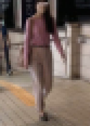 お尻の形パンティの形丸わかりスキニーパンツOLさん　サンプル画像1