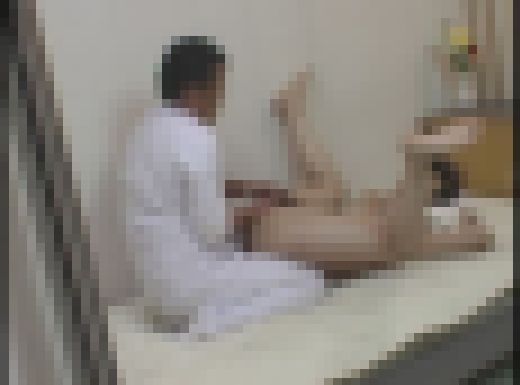住宅街にひっそり佇むマッサージ店はご近所の人妻が集まるエロティックマッサージ店　03　サンプル画像2
