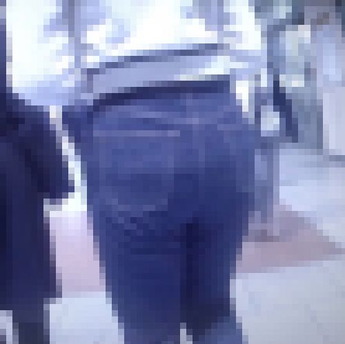清楚系の女子大生がデニムをパンパンにさせるほどの美爆尻で歩いてるよ サンプル画像3