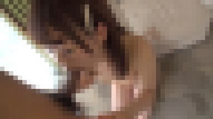 色白スレンダーの19歳花屋店員が最初は緊張でガチガチなのに挿入後は巨根に喘ぎまくる　サンプル画像2