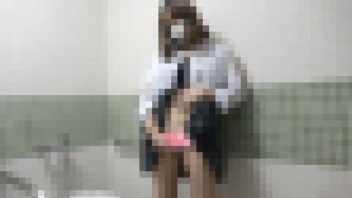 夏盛り女子○生【58】嫌がる女子○生ちゃんに徐々に脱いでもらい騙し討ちからバックで生ハメｗ最後は暴発中出しで激オコタイーホ寸前ｗ　サンプル画像1
