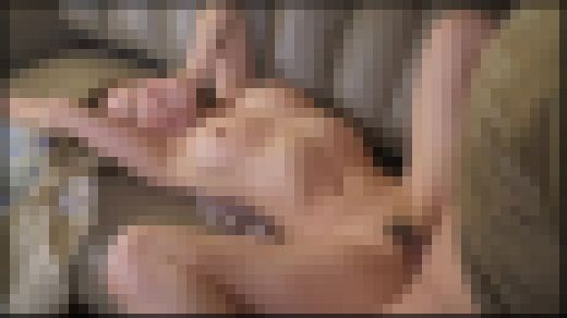 【ブリット】コタツの中で内緒で悪戯 #002 EQ-368-02　サンプル画像3