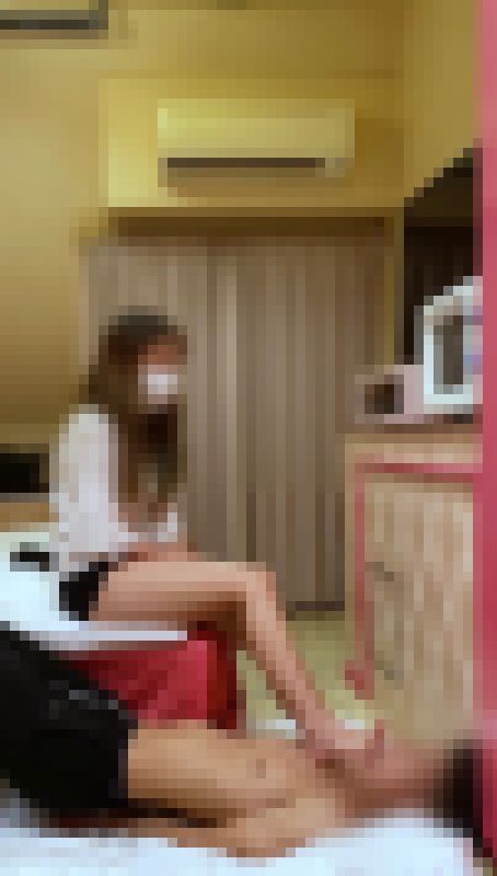 前編・横【S様】生足・黒スト・ピンヒール・容赦無しの顔踏みと顔蹴りと足舐め　サンプル画像2