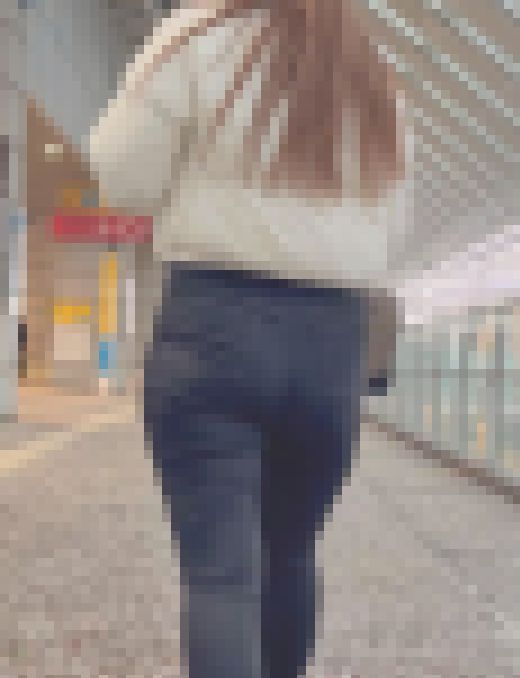 肉食系のワガママ巨尻の誘惑！パッツンしたチノパンで自慢のムニュ尻を妖しくアピールして男を挑発！ 下品なスキニーチノパン お姉さん　サンプル画像2