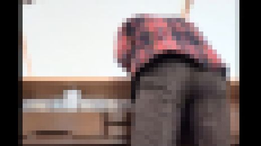 斜め下からのアングルでゆっくりお尻を・・・　サンプル画像3