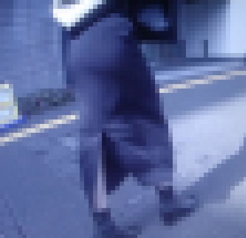 超絶美人お姉さんが美尻肉をプルンプルンさせて歩く姿がエロい　サンプル画像2