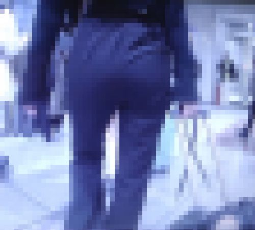 スーパークビレ美巨尻スタイルの超絶美●女がピタパン履いて肉尻プルプル揺らして歩いてるよ　サンプル画像2