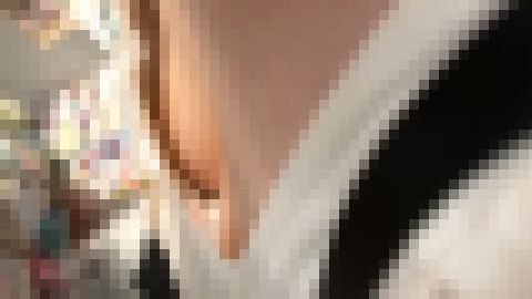 胸チラ07●暑くてダウンを脱いだＪＤ　サンプル画像2