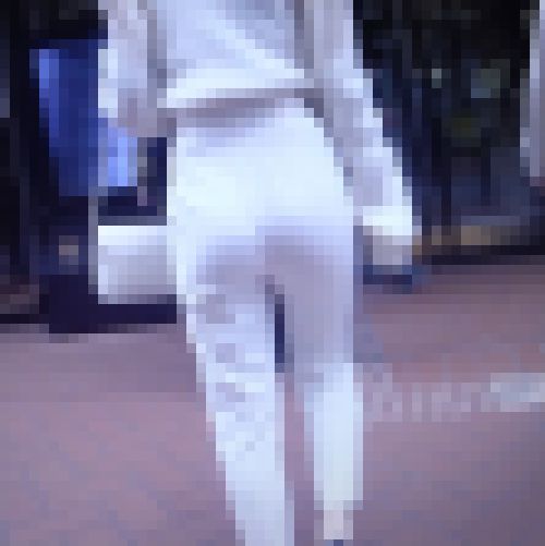 超絶美人お姉さんがピタパン履いて美巨尻ライン強調して歩いているよ　サンプル画像3