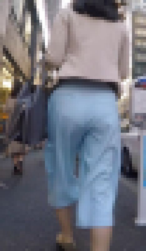 レースなP線が映える美尻お姉さま サンプル画像1