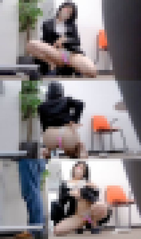 食い込み透けTバックで誘惑!!掃除中に大胆開脚＆美乳丸出し!【OL/美尻/パンチラ】【同僚撮影バレ!!!】　サンプル画像2