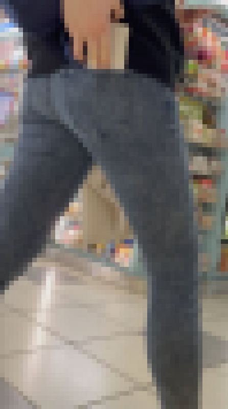 095 可愛すぎる女子大生のスキニー尻を追跡　サンプル画像2
