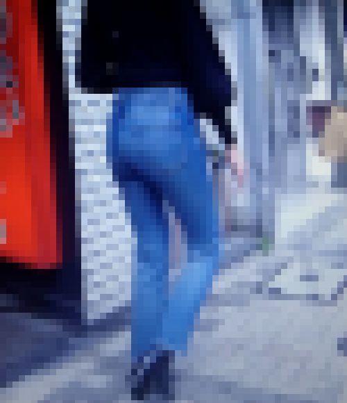 長身モデル系美脚美尻の美人お姉さんがスキニーデニム履いて歩く姿がイヤらしい サンプル画像3
