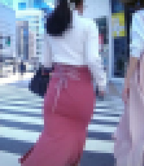 清楚お嬢様系の極上美女がタイトスカート履いて激エロ美巨尻をピタピタに張り付かせて歩いてるよ サンプル画像3