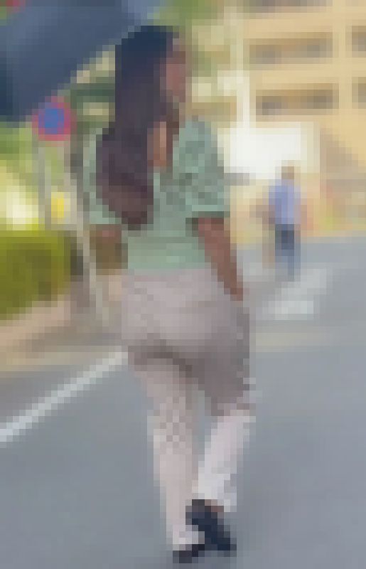 肉感寸胴エロボディと安産型のデカケツ！ヘビー級のジューシー爆尻をプルンとさせて男を誘惑！下品なパンツスーツお姉さん編　サンプル画像1