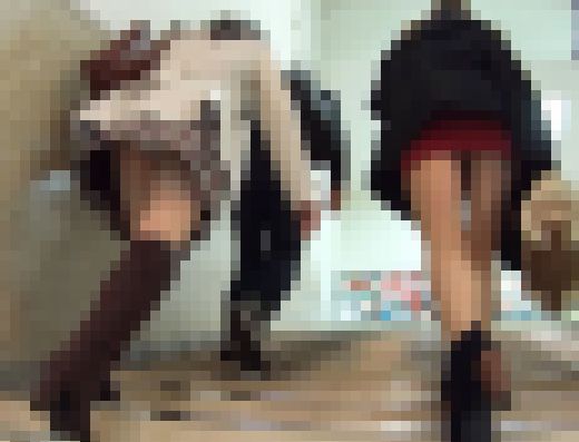 高画質パンチラ328 セクシー美人お姉さまの白P サンプル画像2
