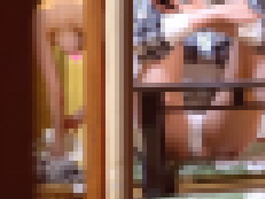 [4K]【民宿のお客さんを隠し撮り4】色白な巨乳お姉さまの純白パンチラ 後編～禁断のオナニー盗撮～　サンプル画像3