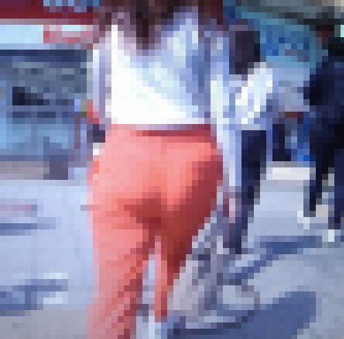 スタイル抜群の激カワ美女がピタパン履いて美尻プリプリさせて歩いてるよ サンプル画像2