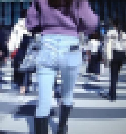 ハイウエストスキニーデニム履いた美人お姉さんとデニム履いたセクシー美女(2名収録) サンプル画像1