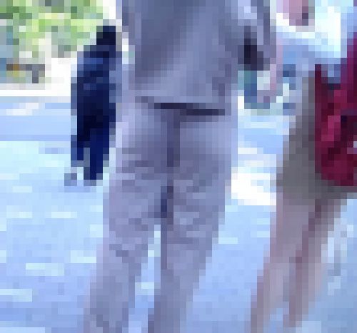 激カワ美人お姉さんがスウェットパンツ履いてとんでもなくイヤらしい美巨尻肉の食い込み見せつけてくれてるよ サンプル画像2