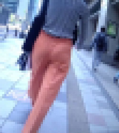 清楚系の極上美女がタイトスラックス履いて美巨尻強調させて歩く姿がイヤらしい　サンプル画像2