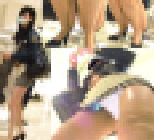 ミニスカ美女お尻に食い込みP丸見え盗撮動画　サンプル画像2