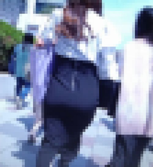超スーパードデカ美爆尻激カワ美女がタイトスカートパンパンにモッコリさせて歩く姿がエロ過ぎる　サンプル画像2