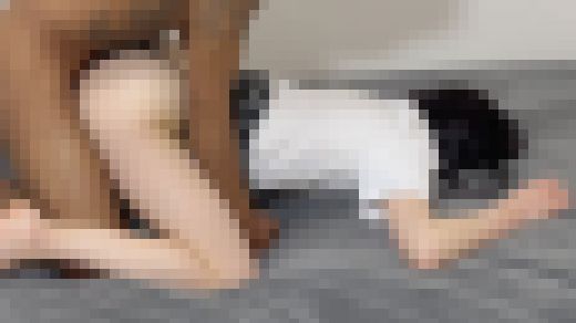 清楚で制欲が強すぎる18歳の現役学生制服SEX　サンプル画像3