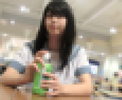【職権乱用極悪パンチラ盗撮】面接中に制服美●女のパンツを盗撮No3(萌かわ女子Pを眺めながら肉棒イジり絶頂) サンプル画像1