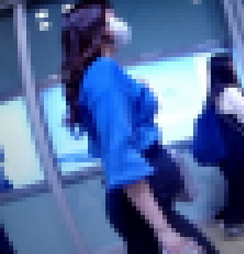 美爆乳で美爆尻のドエロクビレ美女がタイトスカート履いて歩く姿にフル勃起 サンプル画像3