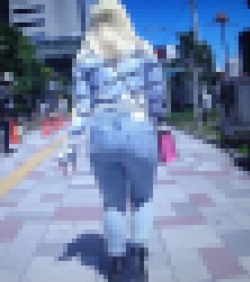 超激エロ美爆尻クビレスタイル抜群の美人女子大生ギャルがスキニーデニム履いて歩いてるよ　サンプル画像3