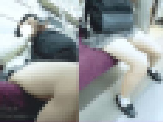 【同業者出現10分超】2方向から追われる制服/パンツ監視社会 サンプル画像2