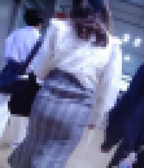超美爆尻美人お姉さんがタイトスカートモッコリさせて歩く姿がイヤらしい サンプル画像3
