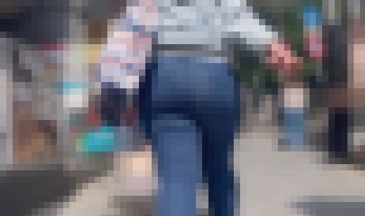 メガトン級のスーパーなコブ尻降臨!圧倒的な出っ尻を恥ずかし気もなく超パッツンさせて男を誘惑!下品なスキニーデニム お姉さん編 サンプル画像3