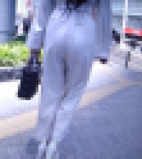 スーパーモデル級スタイルの極上美人お姉さんがオシャレパンツ食い込ませて歩く姿がイヤらしい　サンプル画像1