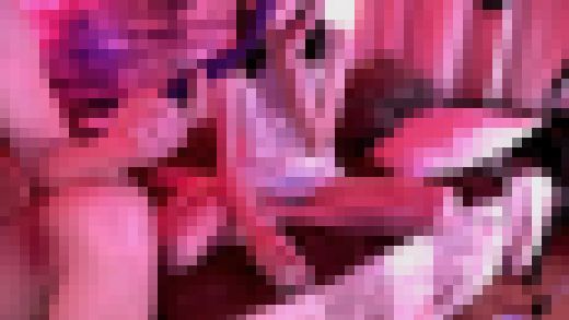 ウトウト人妻の口にせんずりチンコを押し付けたら最後は吸い出された　サンプル画像1