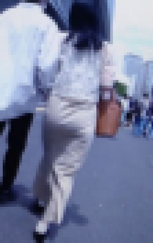 猥褻ドエロ美爆尻の清楚系美女がタイトスカートパンパンにして歩いてるよ サンプル画像3