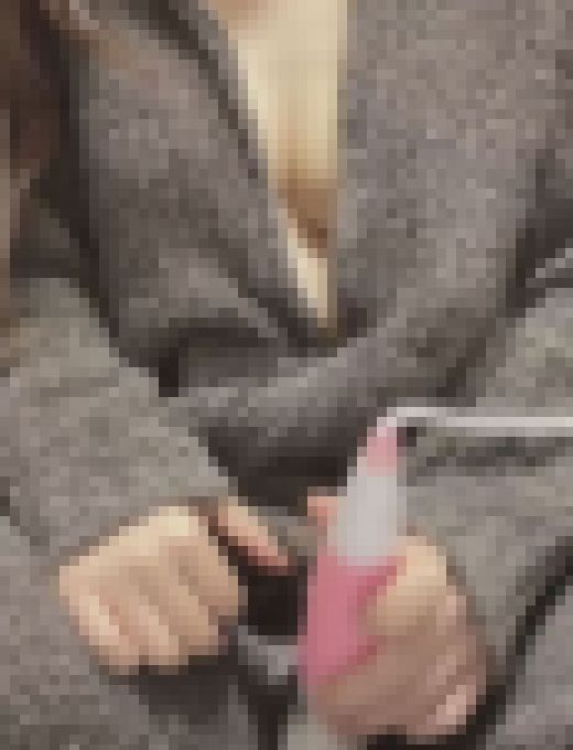 貧困裏アカ女子めぐの自撮り自慰動画＃25　サンプル画像1