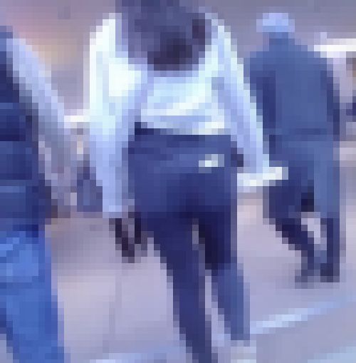 超ドデカヒップ清楚美女がスキニーデニム履いて歩く姿がイヤらしい サンプル画像1