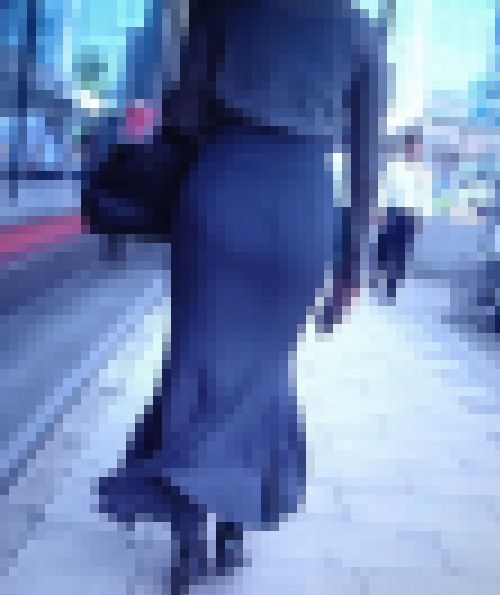 超スーパーハイスペック極上美人お姉さんが極薄タイトスカートモッコリ食い込ませて歩いてるよ　サンプル画像2